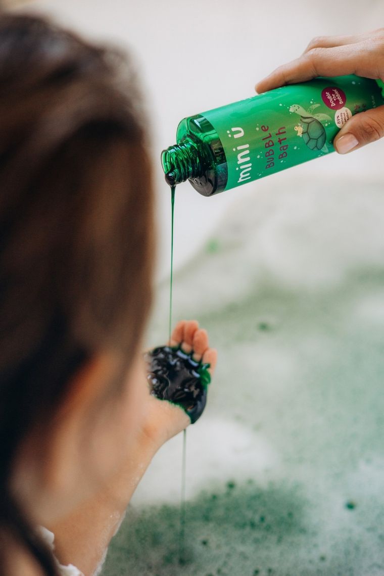 Mini U, naturalny bąbelkowy płyn do kąpieli dla dzieci i niemowląt, winogrono