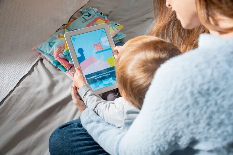 Miniland, Monster telling, Codzienne czynności, miękka książka edukacyjna, sensoryczna