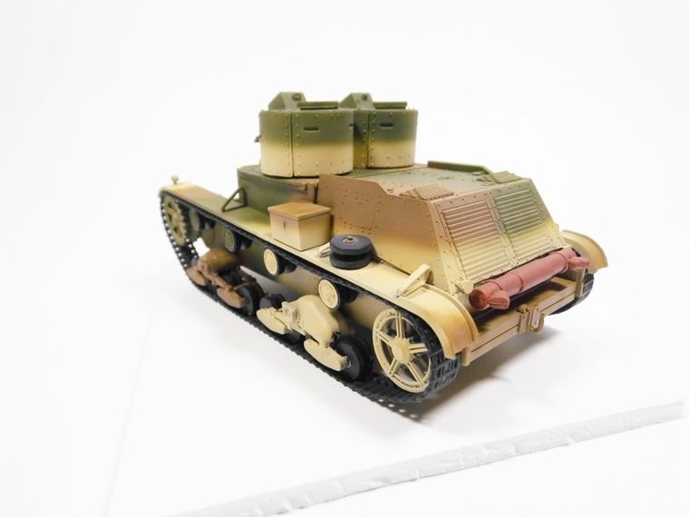 Mirage Hobby, lekki czołg jednowieżowy 7TP, model do sklejania