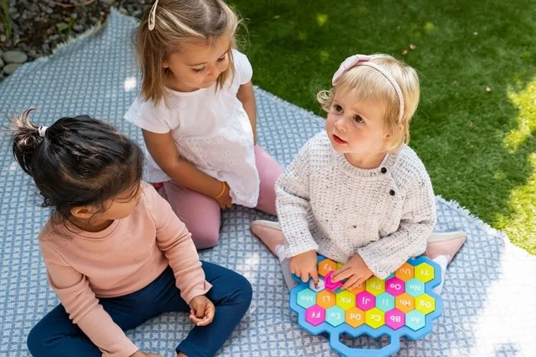 Mobi, Flipsee, alfabet, tablica edukacyjna