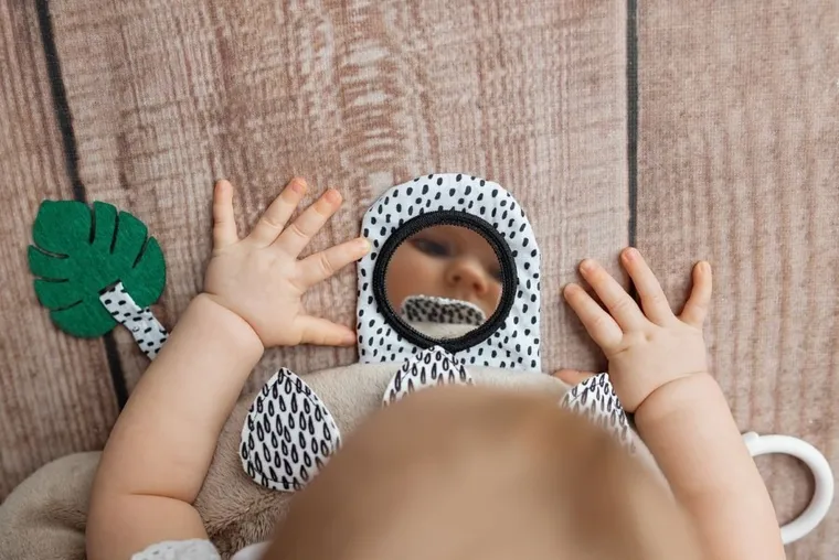 Mom's Care, leniwiec, poduszka aktywizująca, naturalne wypełnienie