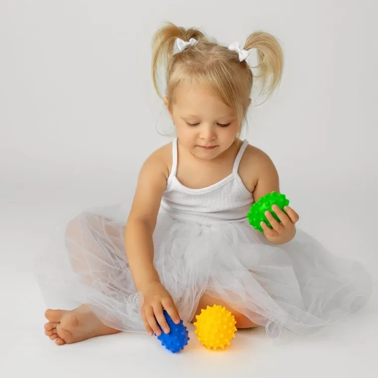 Mom's Care, Sensorky, jeżyk, piłeczki do masażu, piłeczka sensoryczna, 3 szt.