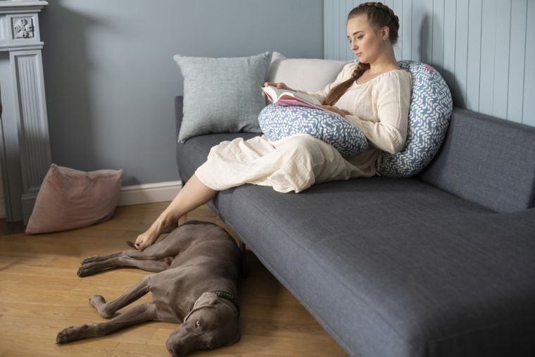 Motherhood, Classics różowa, poduszka dla kobiet w ciąży i do karmienia