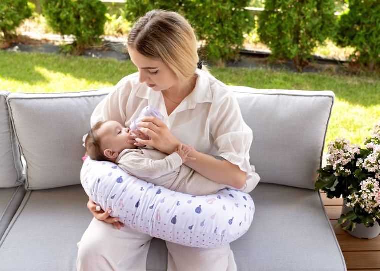 Motherhood, Fasolka, poduszka do karmienia, standard, fioletowe baloniki