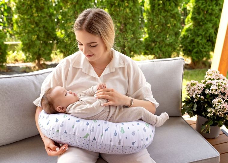 Motherhood, Fasolka, poduszka do karmienia, standard, miętowe baloniki