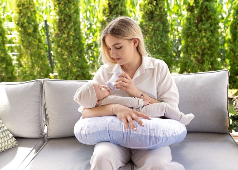 Motherhood, Fasolka, poduszka do karmienia, standard, niebieskie misie