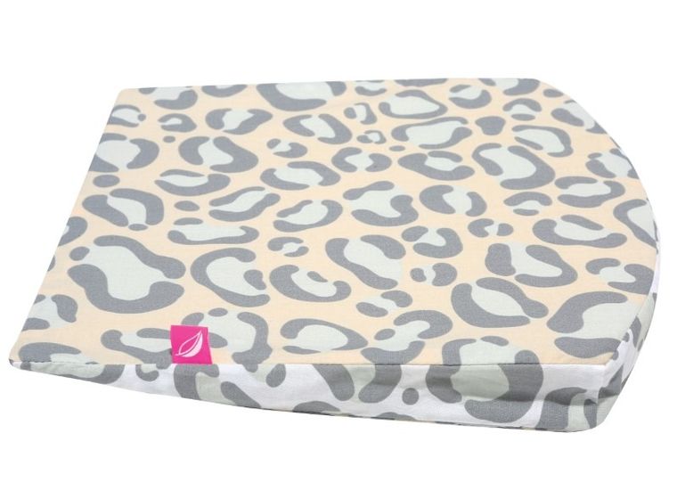 Motherhood, poduszka klin, mała, ocelot łososiowy