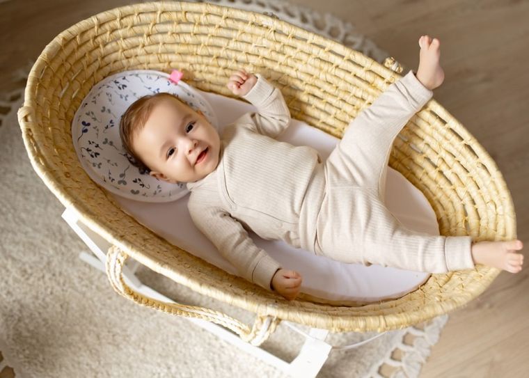 Motherhood, poduszka stabilizująca dla niemowląt, ergonomiczna, niebieskie listki