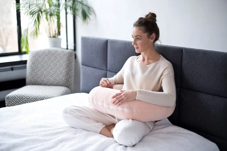 Motherhood, Premium, poduszka do karmienia, różowa