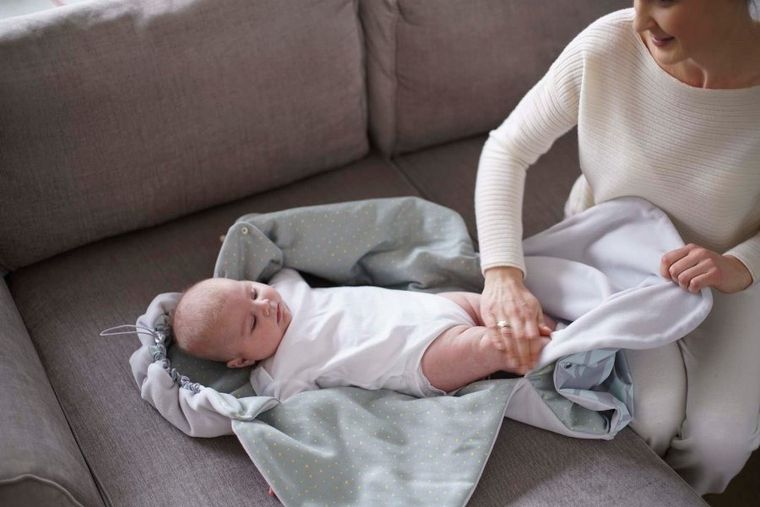 Motherhood, Statki Niebieskie, otulacz samochodowy ze zintegrowanym kocykiem