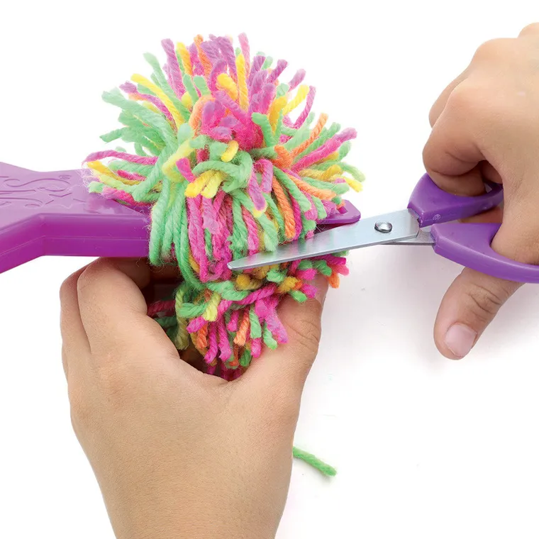 Nebulous Stars, zestaw do robienia breloczków z pomponami