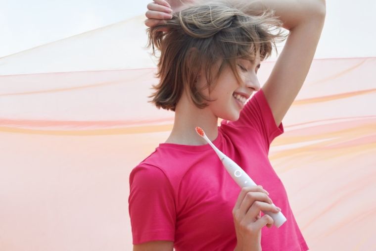 Oclean, Flowa S, szczoteczka soniczna + 2 końcówki, biała