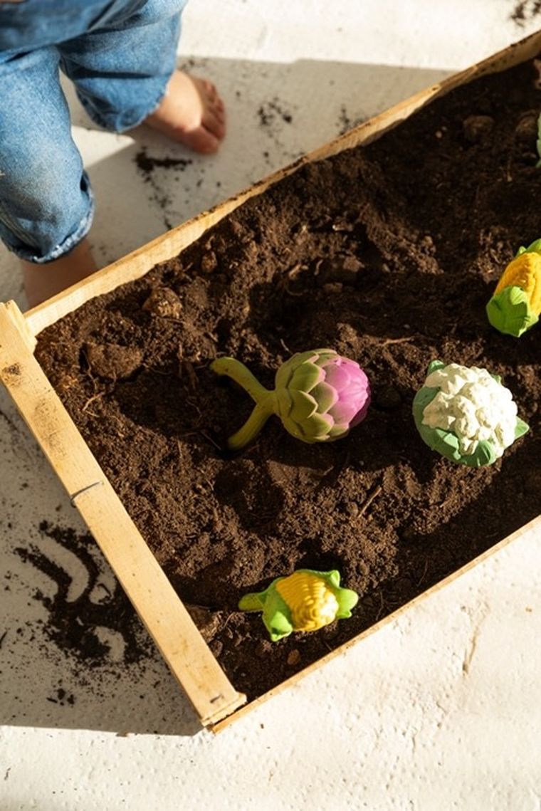 Oli & Carol, gryzak z grzechotką, Karczoch