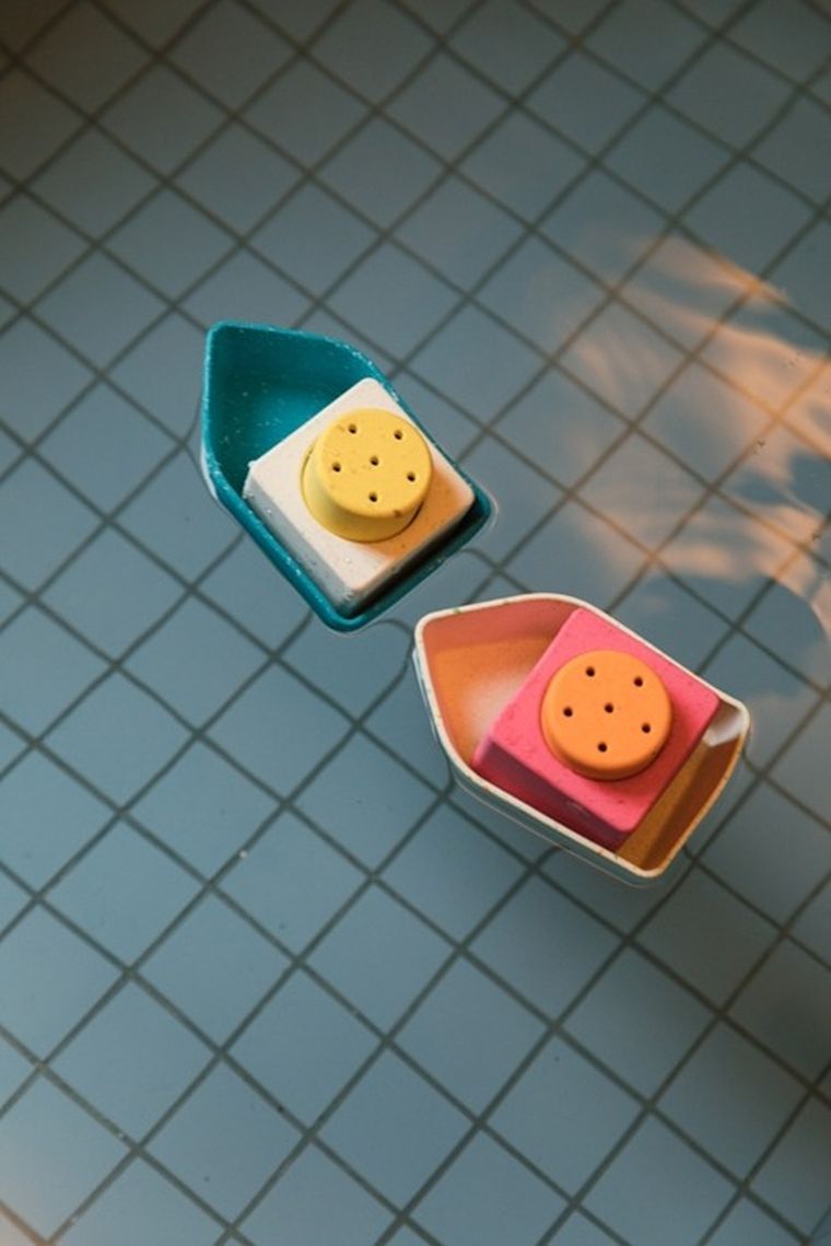 Oli & Carol, Łódka z Recyclingu, zabawka do kąpieli, orange