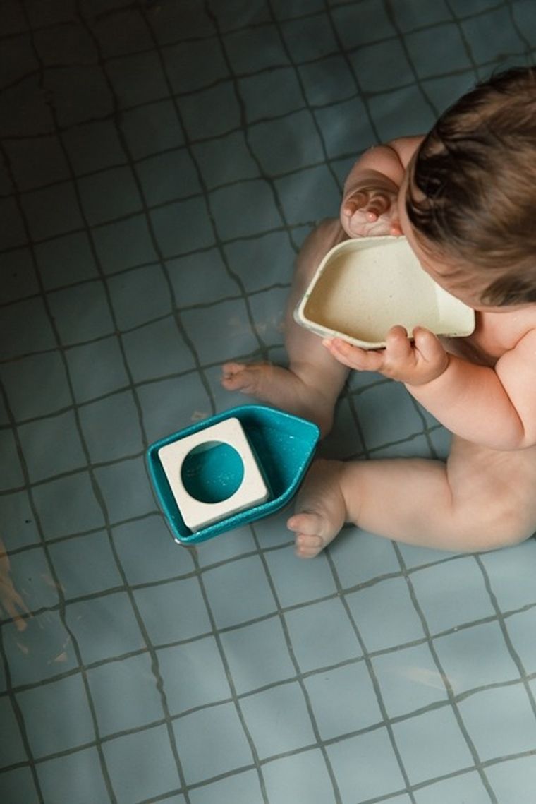 Oli & Carol, Łódka z Recyclingu, zabawka do kąpieli, yellow