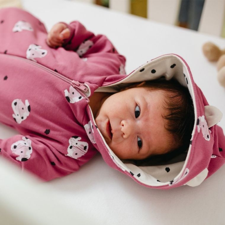 Pajac dziewczęcy z kapturem, różowy, Eevi