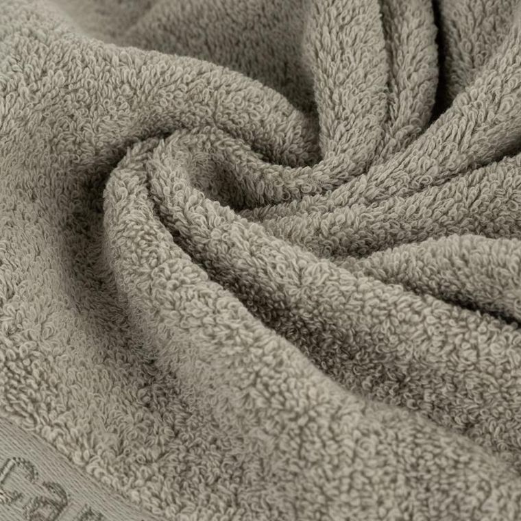 Pierre Cardin, ręcznik Evi