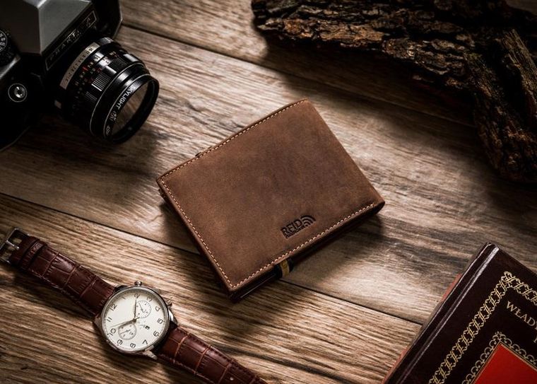 Portfel, brązowy, skórzany, RFID, Peterson