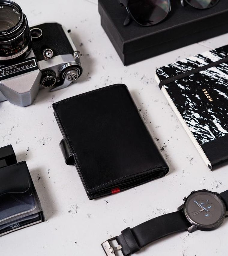 Portfel, czarno-czerwony, skórzany, RFID, Rovicky