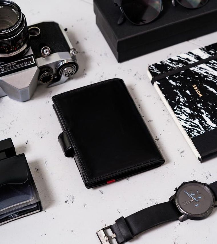 Portfel, czarno-czerwony, skórzany, RFID, Rovicky