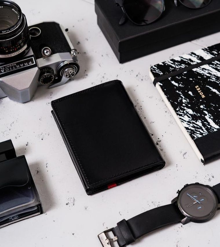 Portfel, czarno-czerwony, skórzany, RFID, Rovicky