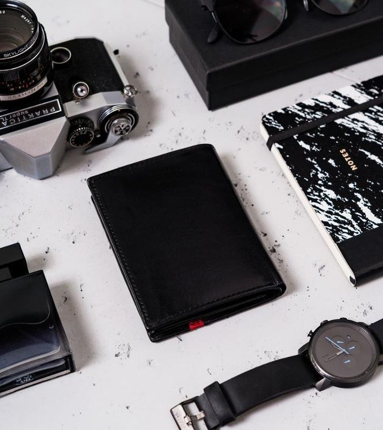 Portfel, czarno-czerwony, skórzany, RFID, Rovicky