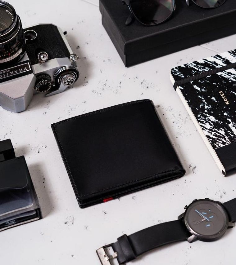 Portfel, czarno-czerwony, skórzany, RFID, Rovicky