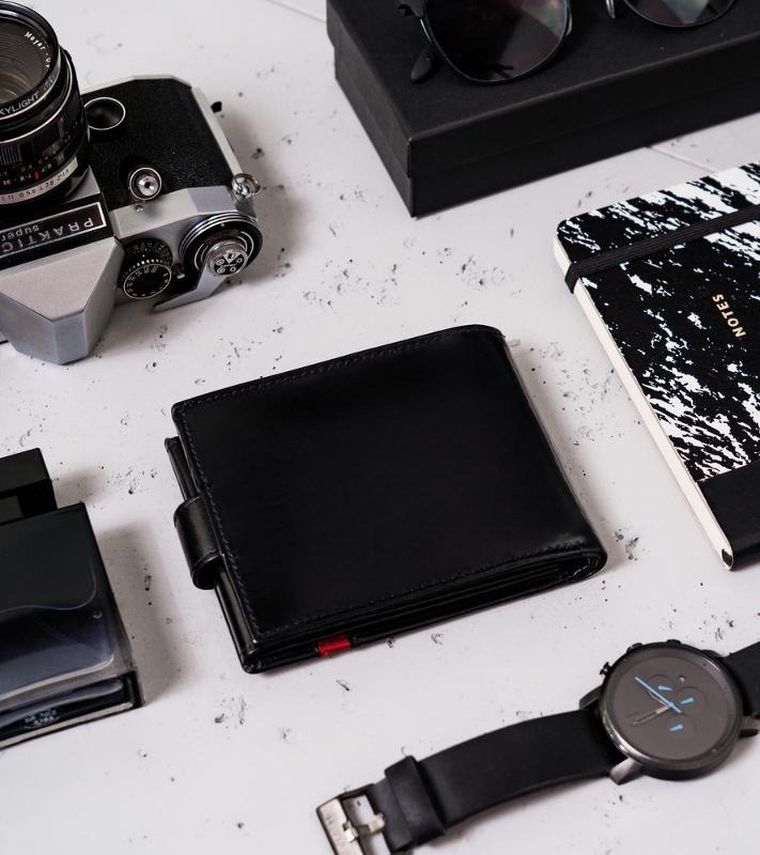 Portfel, czarno-czerwony, skórzany, RFID, Rovicky