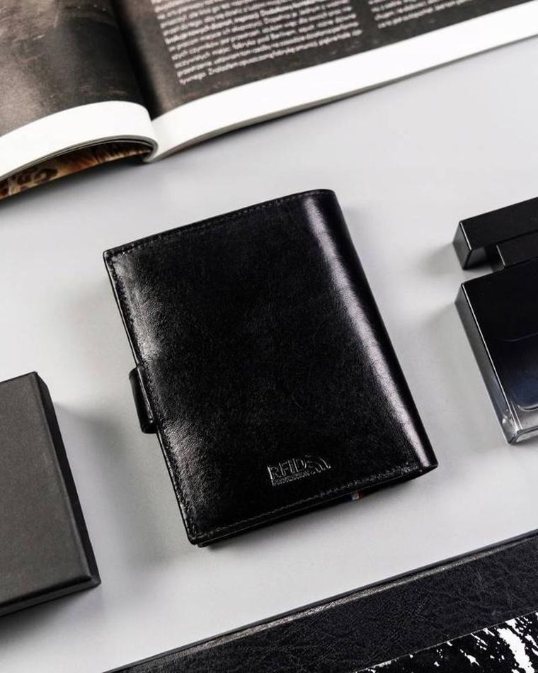 Portfel, czarny, skórzany, Peterson