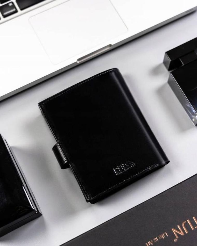 Portfel, czarny, skórzany, Peterson