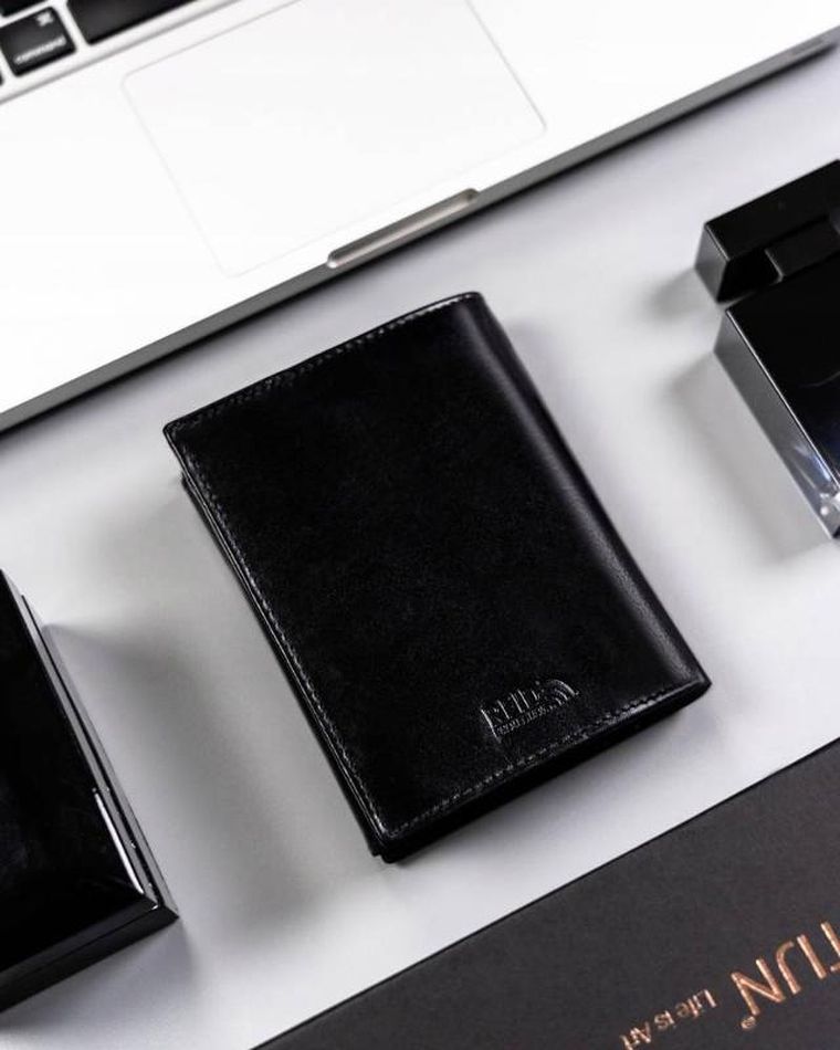 Portfel, czarny, skórzany, Peterson