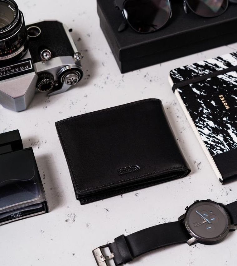 Portfel, czarny, skórzany, Peterson