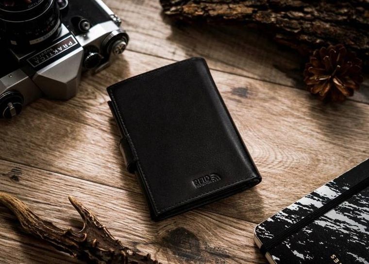 Portfel, czarny, skórzany, Peterson