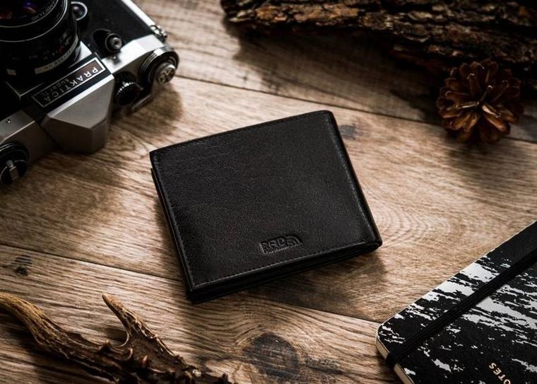 Portfel, czarny, skórzany, Peterson