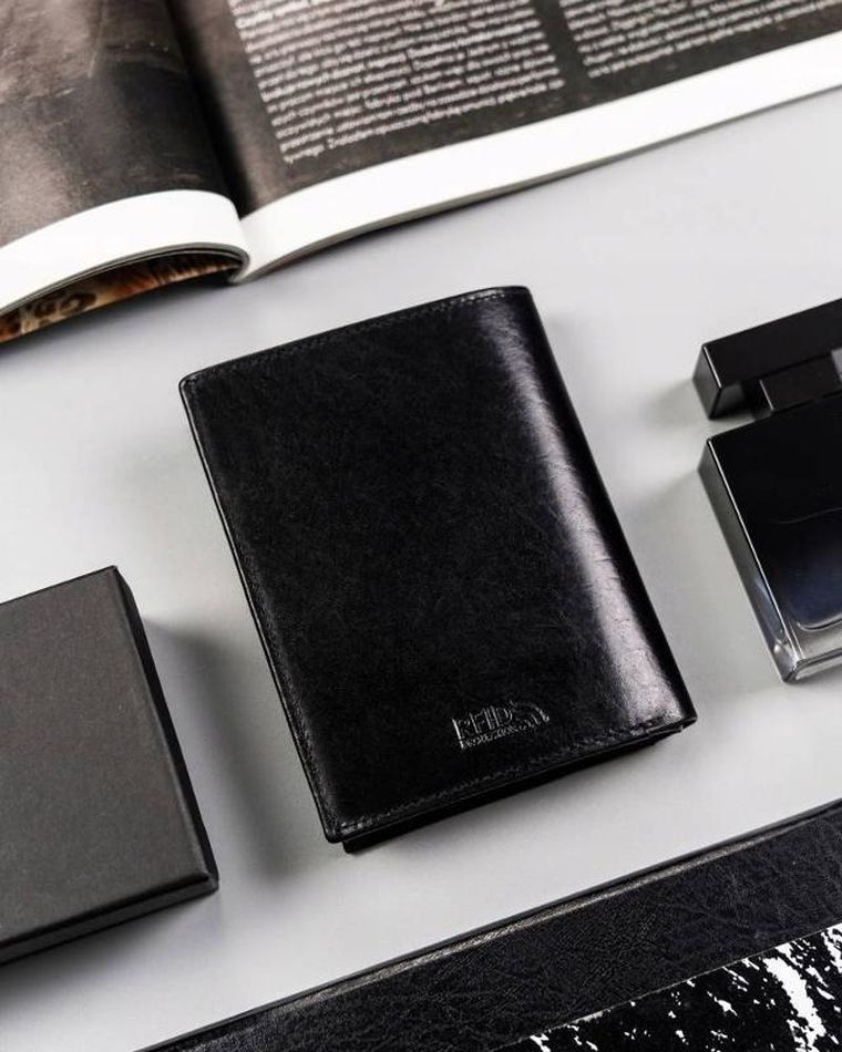 Portfel, czarny, skórzany, Peterson