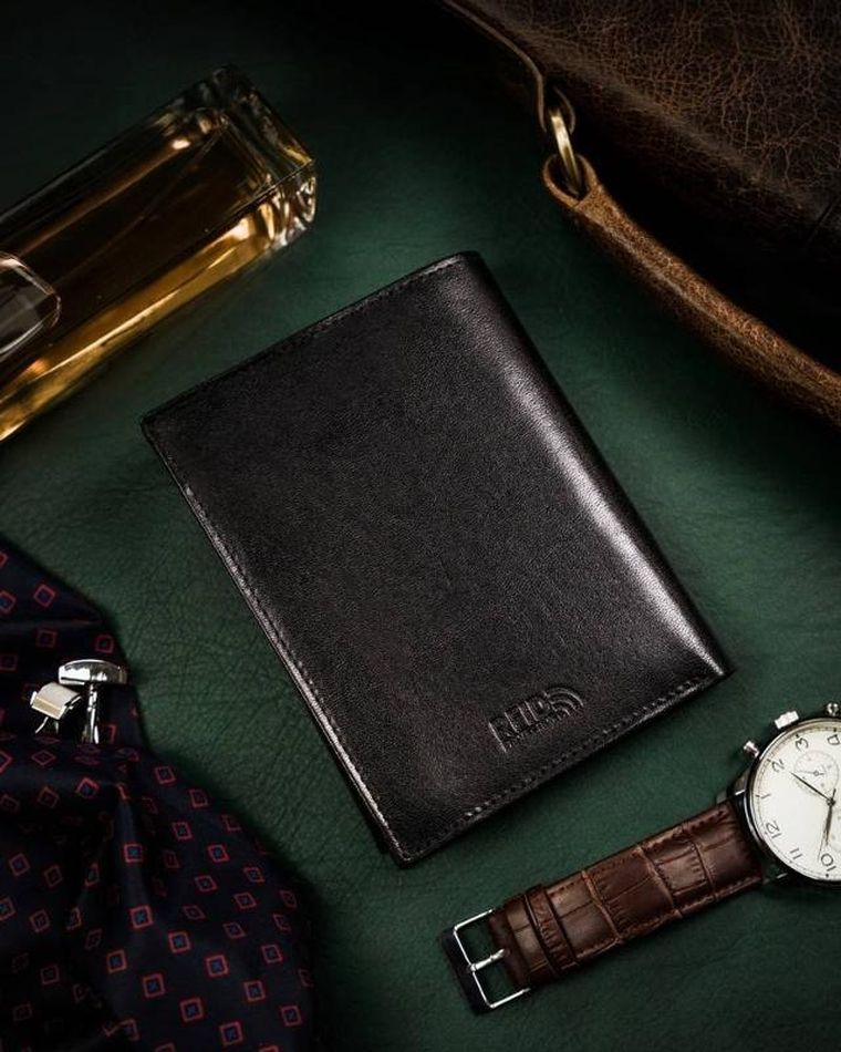 Portfel, czarny, skórzany, RFID, Peterson