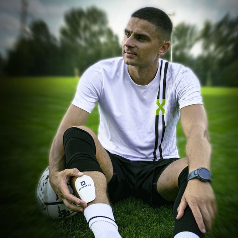 Proskary, nagolenniki piłkarskie, Mini białe, rozmiar uniwersalny