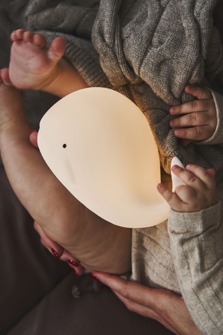 Rabbit & Friends, Wieloryb, lampka silikonowa z pilotem, biała