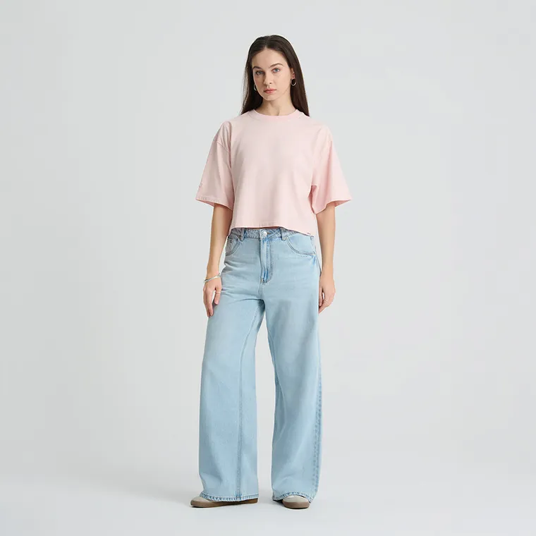 Różowy t-shirt o kroju cropp boxy NOWEAR