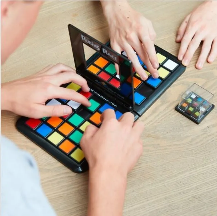Rubik's Race Game, gra strategiczna