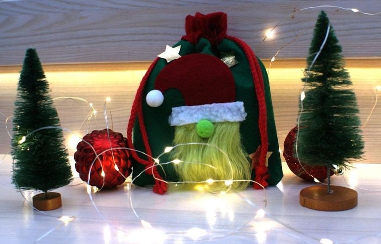 Saska Garden, świąteczny woreczek na prezent z mikołajem, 15-20 cm