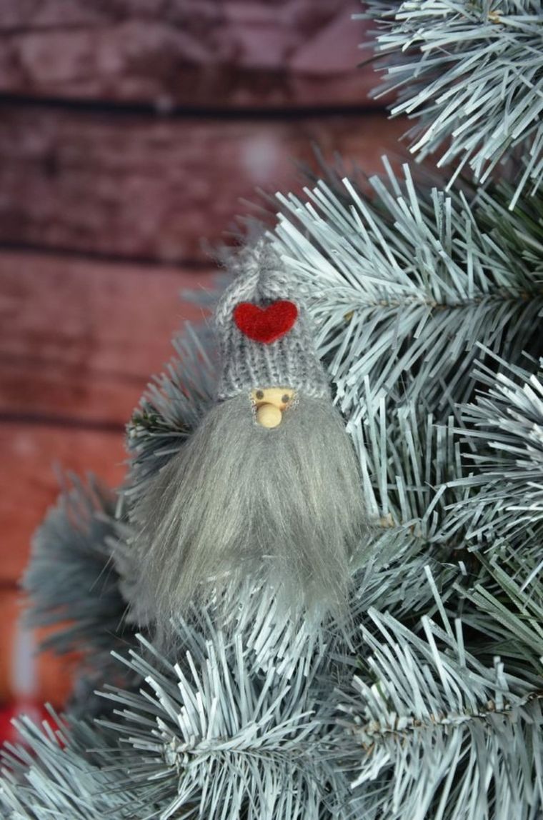 Saska Garden, zawieszka długobrody Mikołaj, szary