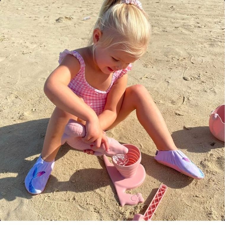 Scrunch, silikonowa konewka, krokodyl, pudrowy róż