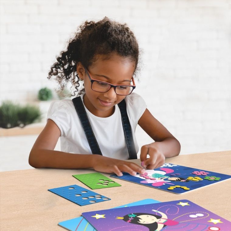 Skillmatics, Dot it! With Magnets, Jednorożce i Księżniczki, kreatywna mozaika