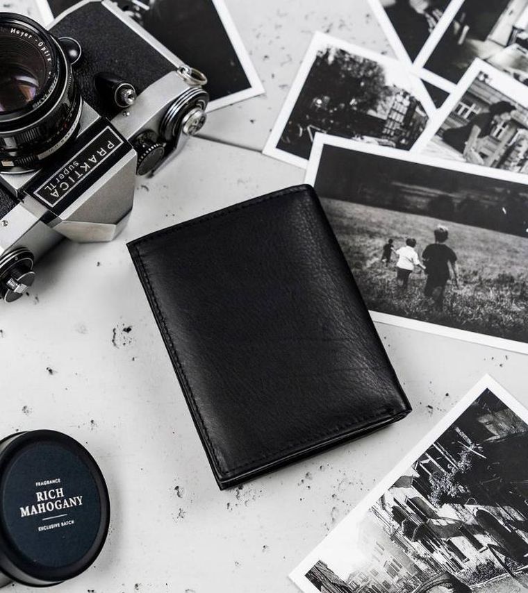 Skórzany portfel męski w średnim rozmiarze, Ronaldo