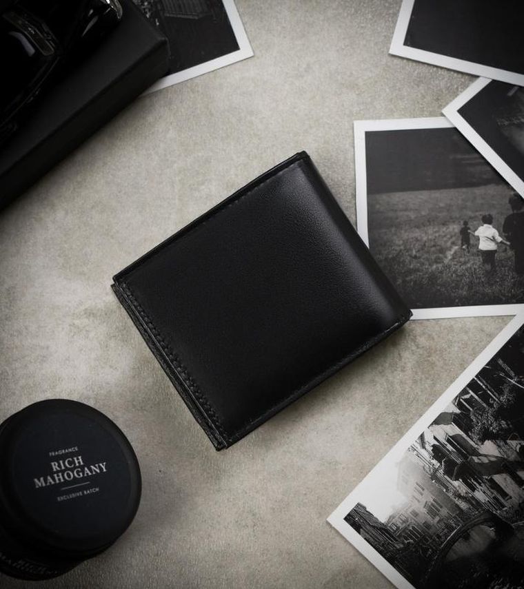 Skórzany portfel męski z kieszonką na rewersie, Cavaldi