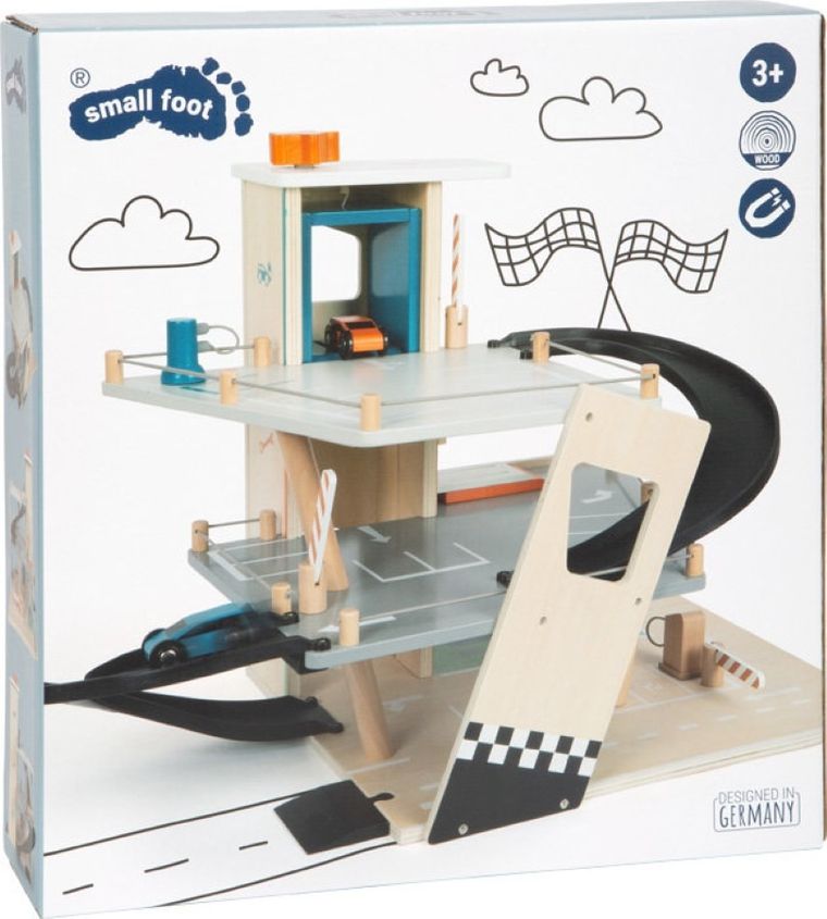 Small Foot, parking dla autek rajdowych