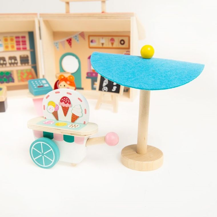 Smiki, drewniany domek z figurkami, sklep