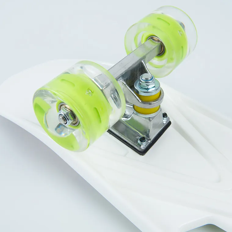 Smiki, Game, profilowana deskorolka ze świecącymi kołami LED