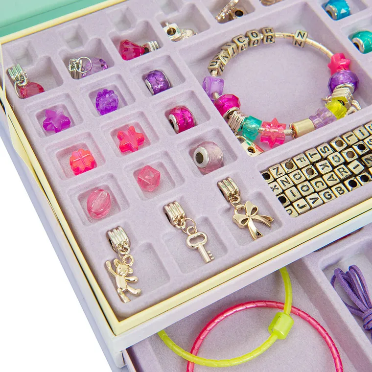 Smiki, Jednorożce, biżuteria w szkatułce